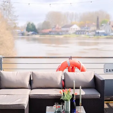 Nyaraló Loft Sur L'eau En Centre-ville De Compiegne