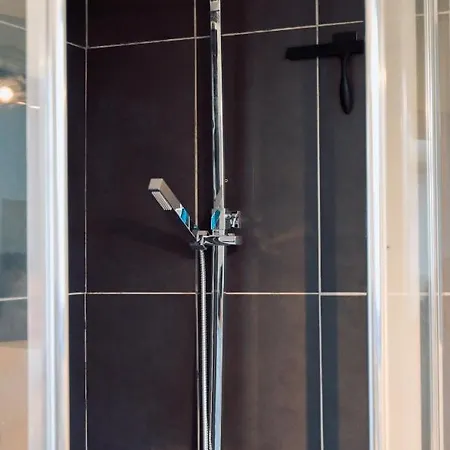 Nyaraló Loft Sur L'eau En Centre-ville De Compiegne