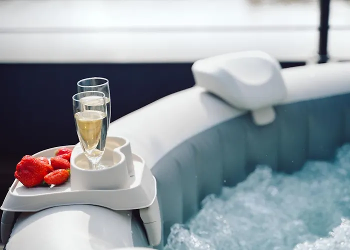 Vakantiehuis Loft Sur L'eau En Centre-ville De Compiegne *