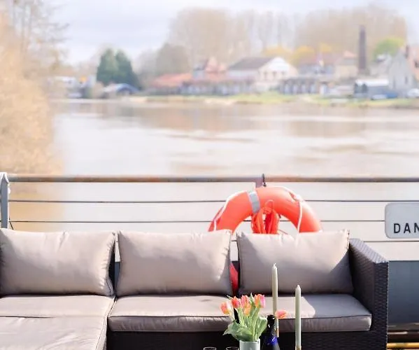 Vakantiehuis Loft Sur L'eau En Centre-ville De Compiegne
