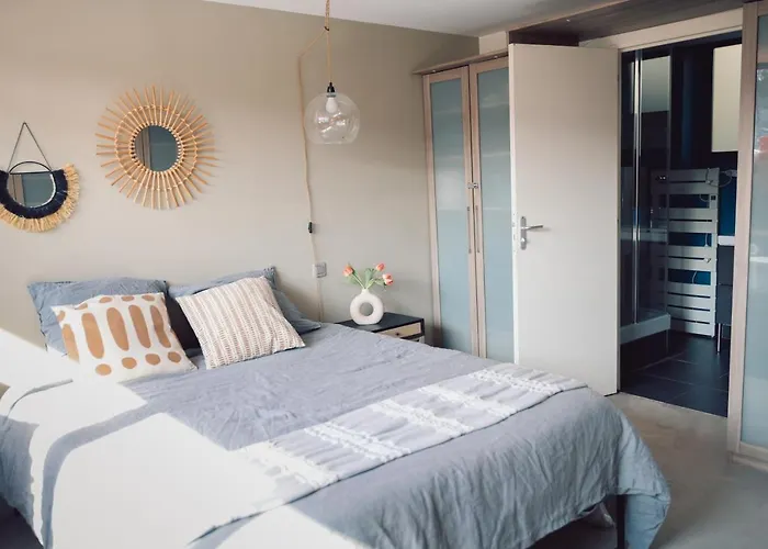 Loft Sur L'eau En Centre-ville De Compiegne Vakantiehuis